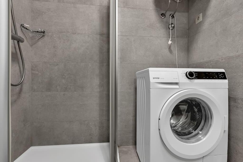 Brotis - Studioapartment - Makarska Exklusiv Promajna Dış mekan fotoğraf